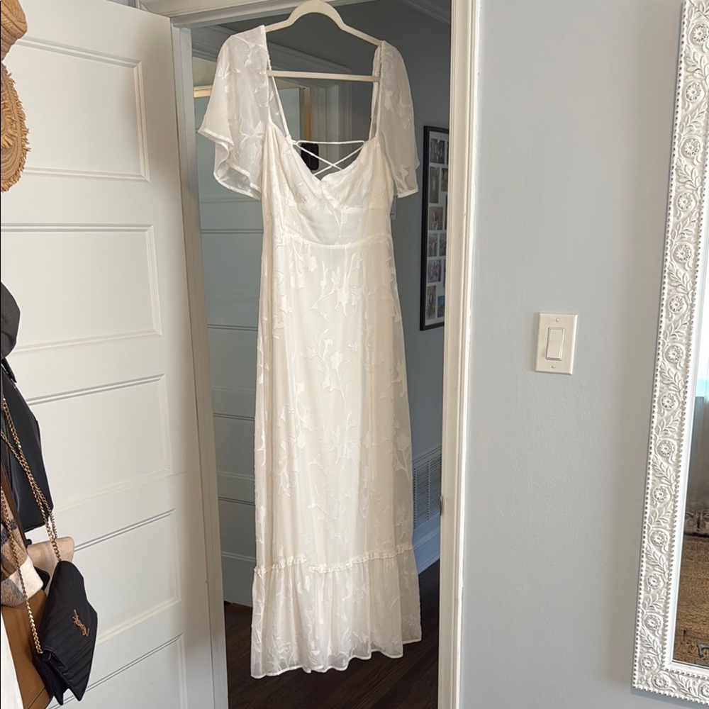 Elegant White Maxi Dress